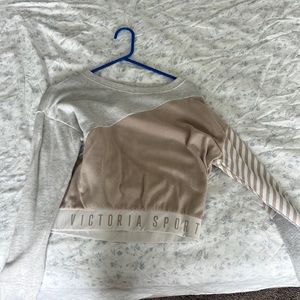 Victoria Sport Swearshirt